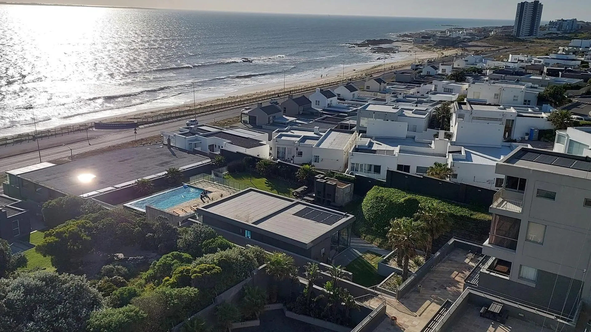 Infinity Beachfront 607 - Self Catering Unit Bloubergstrand