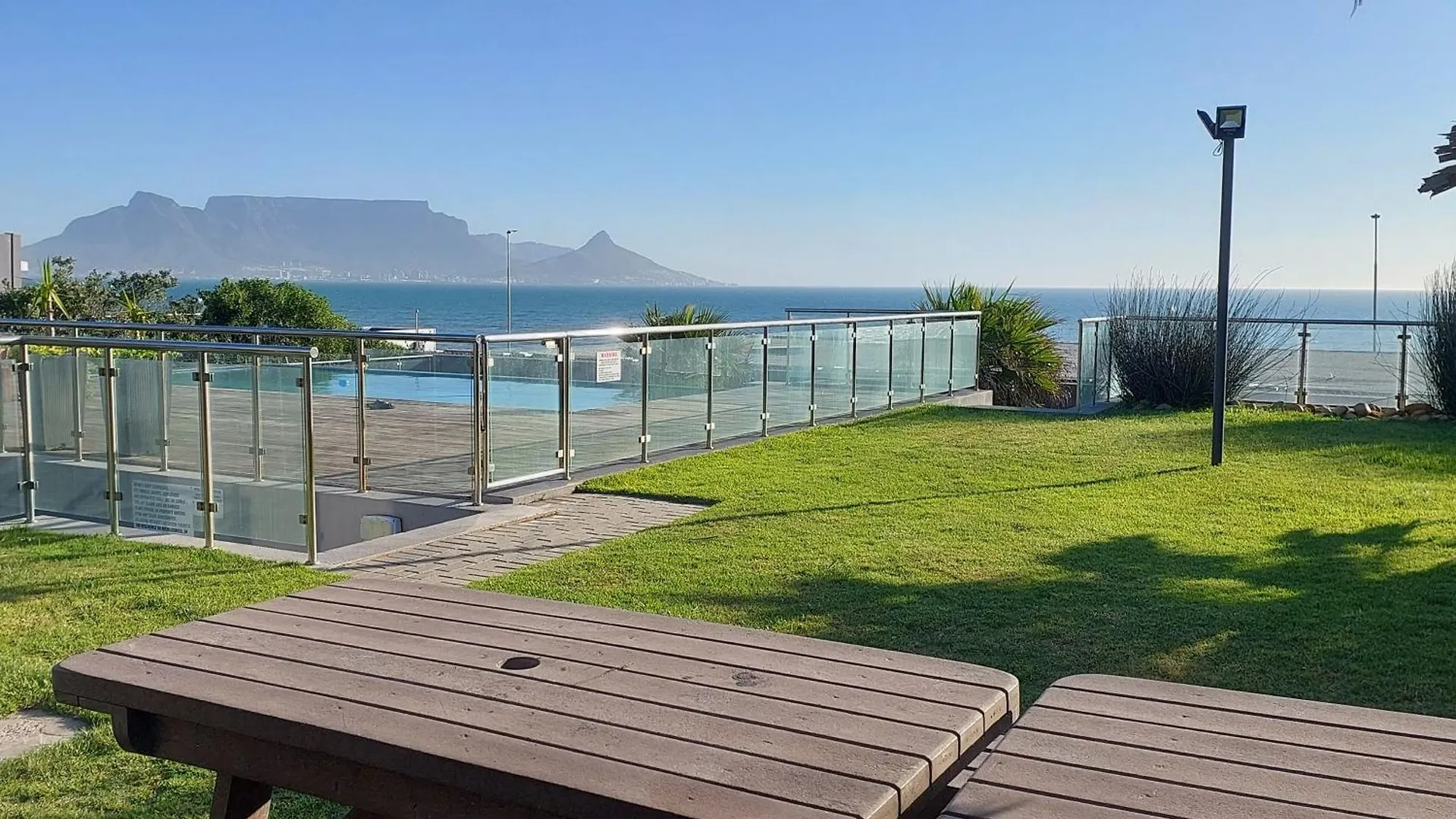 Infinity Beachfront 607 - Self Catering Unit Bloubergstrand 0*,