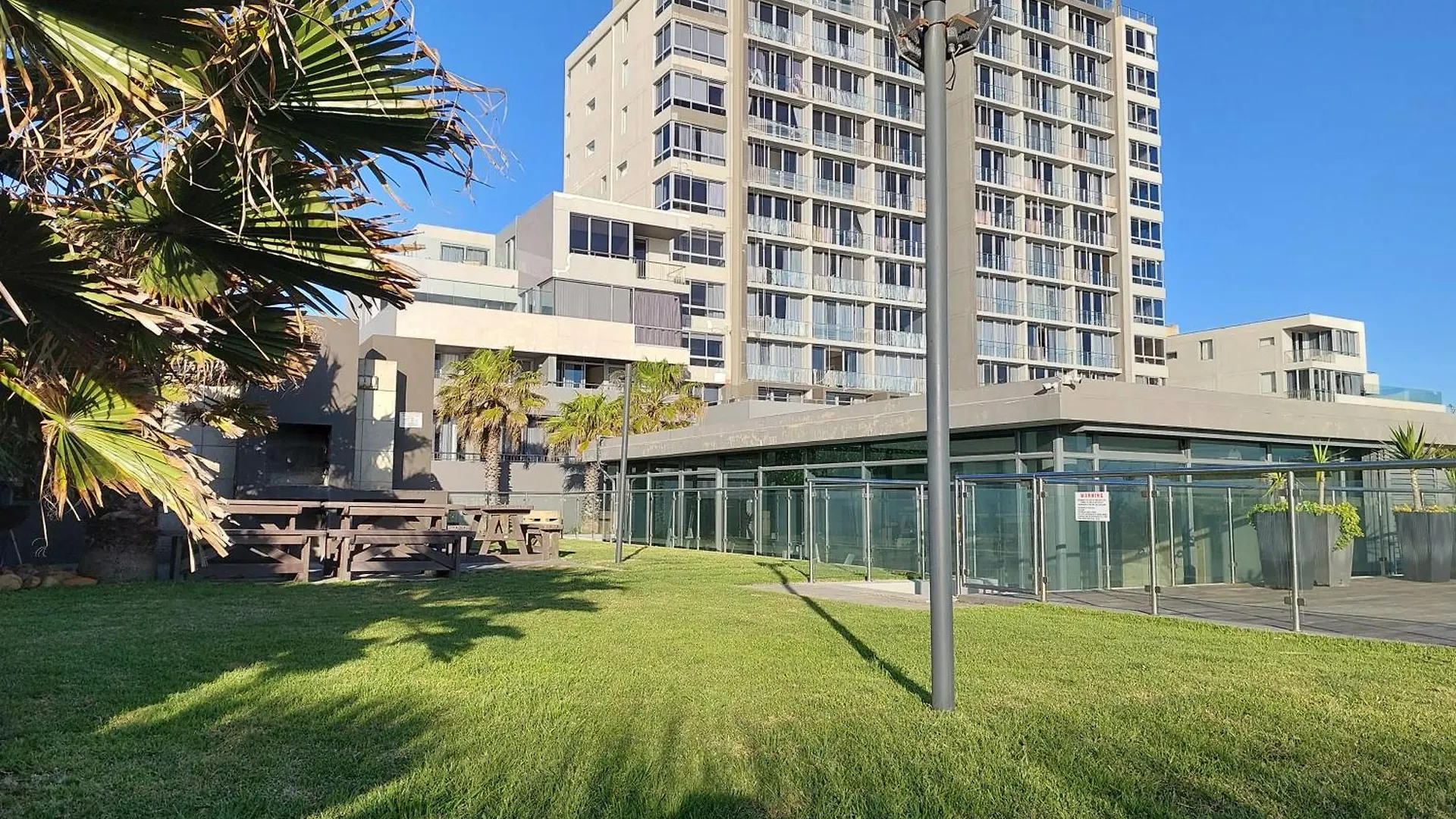 Infinity Beachfront 607 - Self Catering Unit Bloubergstrand Apartment