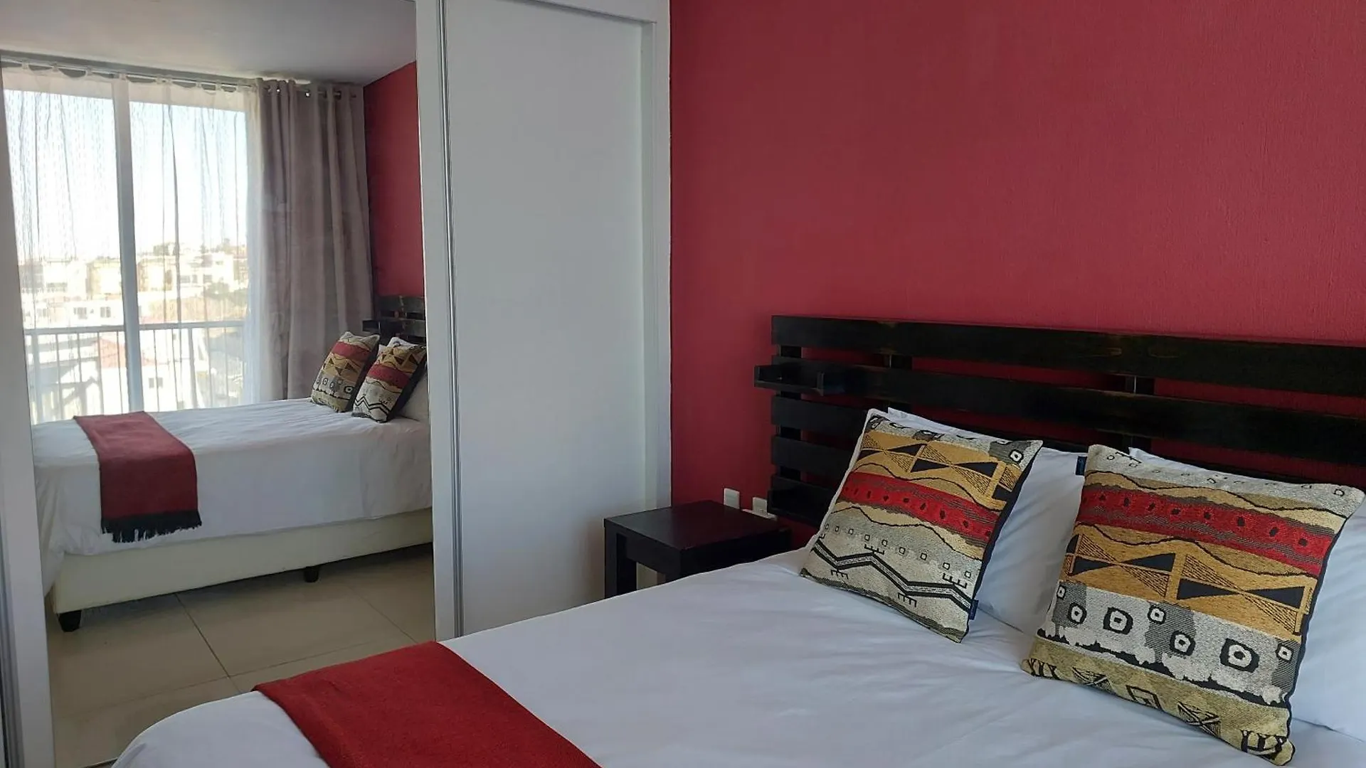 Infinity Beachfront 607 - Self Catering Unit Bloubergstrand Apartment