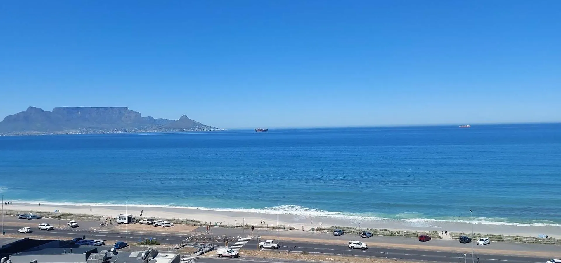 Infinity Beachfront 607 - Self Catering Unit Bloubergstrand Apartment