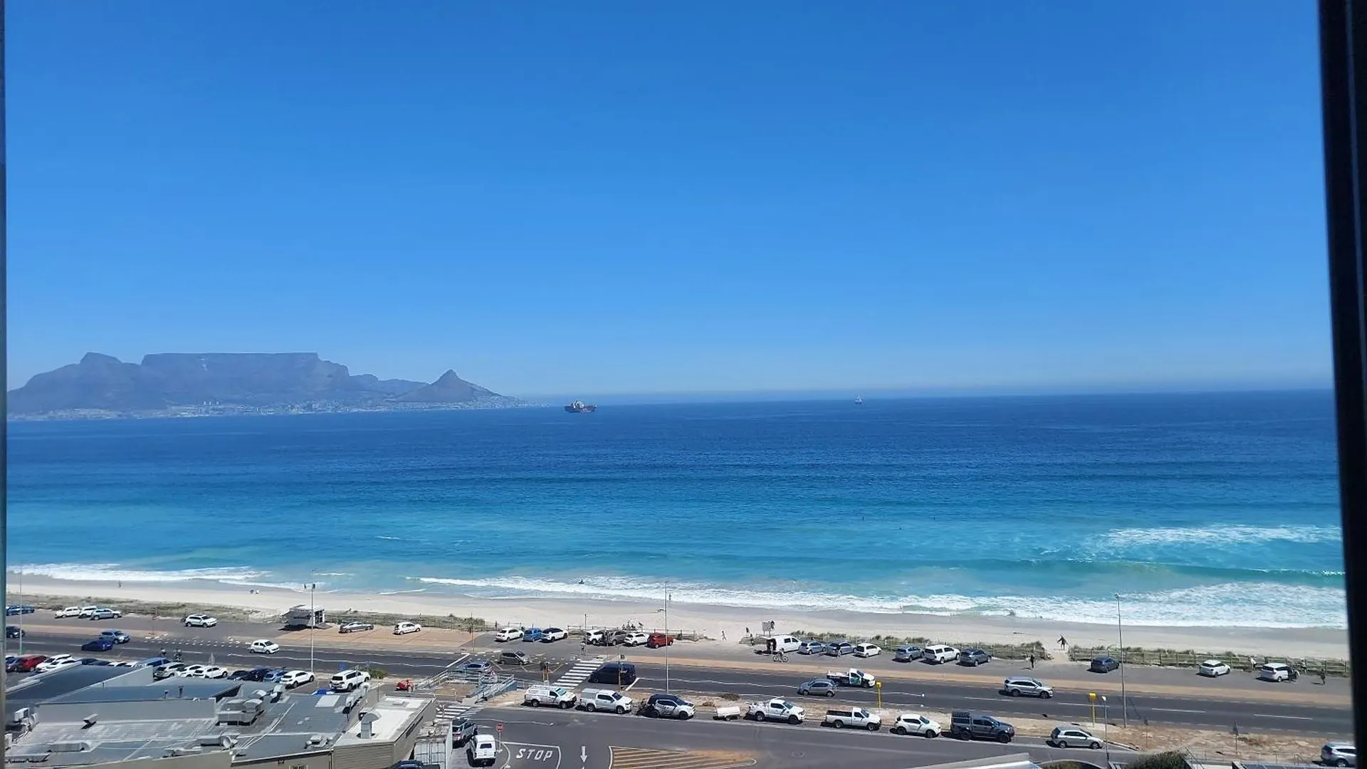Apartment Infinity Beachfront 607 - Self Catering Unit Bloubergstrand South Africa